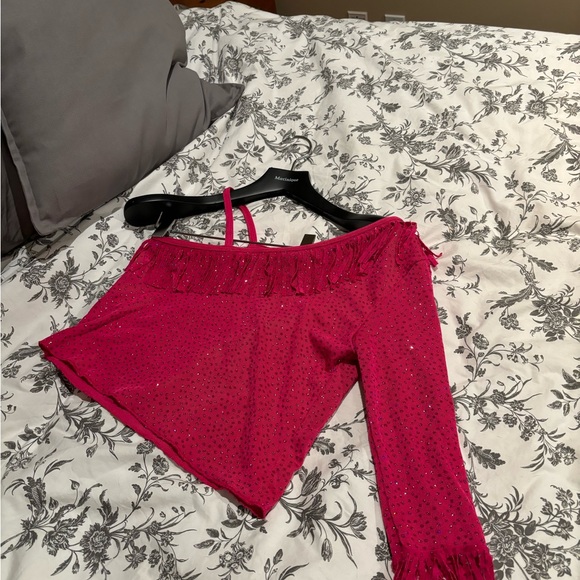 Vintage 00’s hot pink rhinestone and tapered cropped party top. - Picture 2 of 2